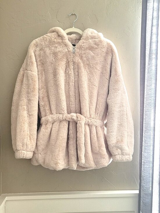 Urban Outfitters Jackets & Blazers - Urban Outfitters Faux Fur Jacket